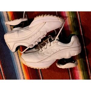 Z Coil Lace-Up Sneakers Womens Sz 7 White Leather Spring Heel Cushioned Comfort